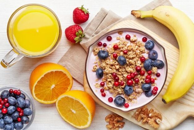 A balanced diet will help regulate your weight and reduce the load on your joints due to osteoarthritis.